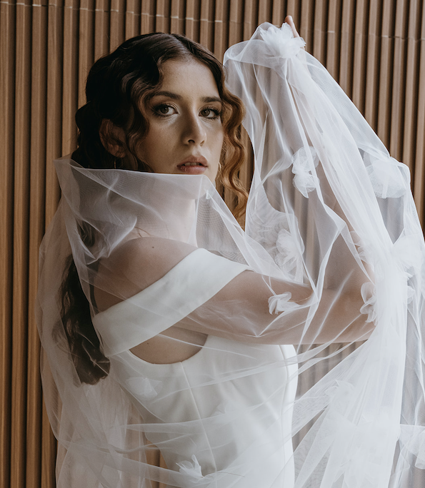 Long Oval Ivory Veil