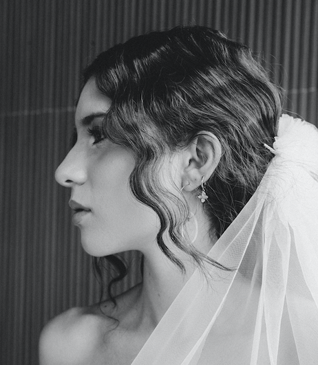 Long Oval Ivory Veil